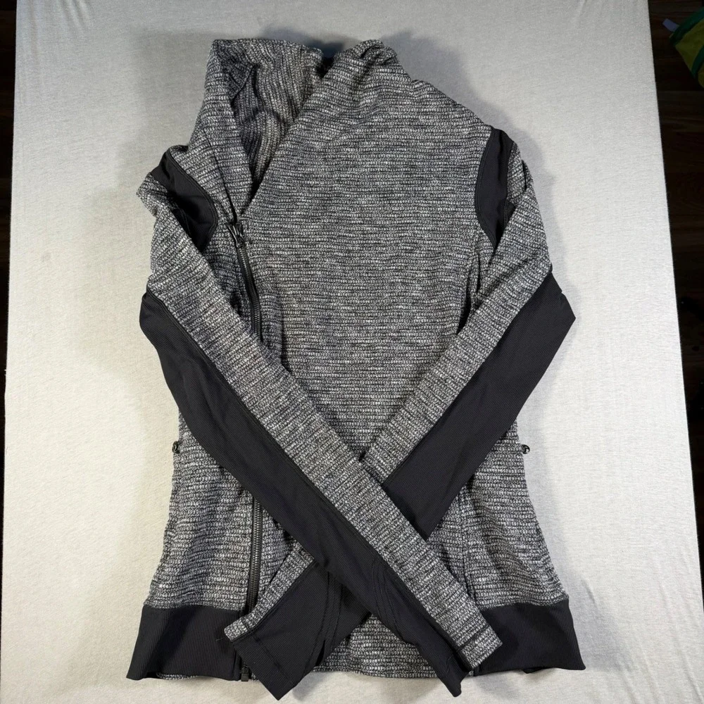Lululemon Asymmetrical Zip Jacket Space Dye Black White Size 10 Activewear